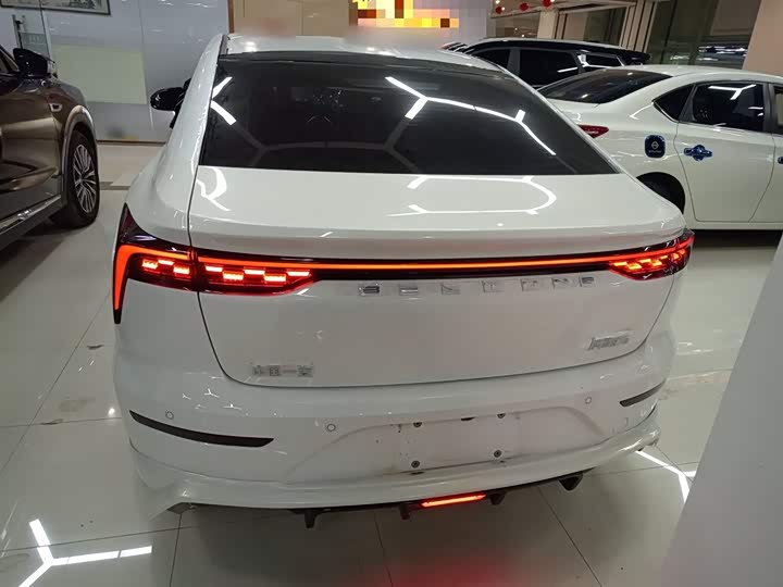 Bestune B70 2025 2025款 龙耀版 1.5T 欢享型