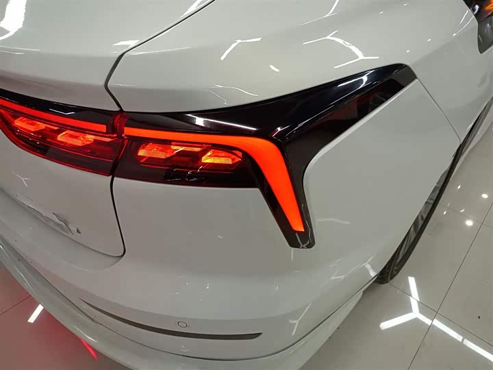 Bestune B70 2025 2025款 龙耀版 1.5T 欢享型