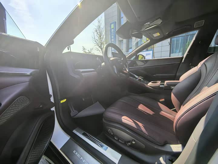 Denza Z9GT 2024 2024款 1100四驱Ultra版