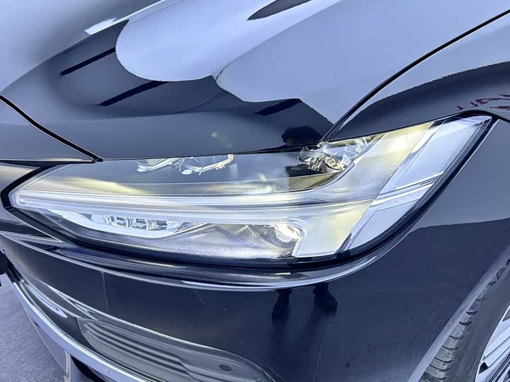 Volvo S90 Hybrid 2024 2024款 插电式混动 四驱长续航智逸豪华版