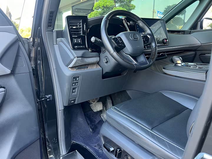 Lexus LM 2023 2023款 500h 六座尊崇版