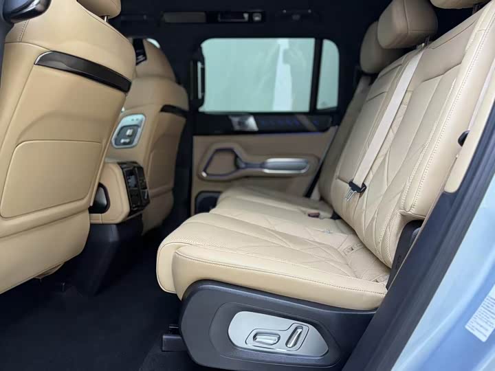 BYD FangChengBao Leopard 8 2025 2025款 智勇旗舰版 7座