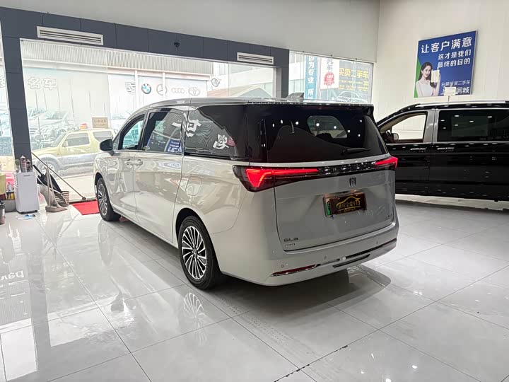 Buick GL8 Hybrid 2025 2025款 陆尚 尊享版 7座