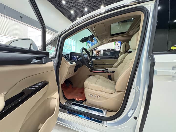 Buick GL8 Hybrid 2025 2025款 陆尚 尊享版 7座