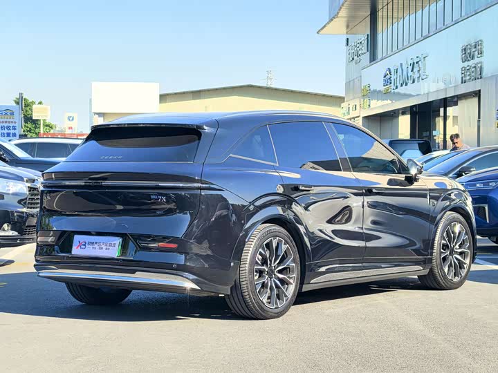 Zeekr 7X 2025 2025款 100kWh 长续航四驱智驾版