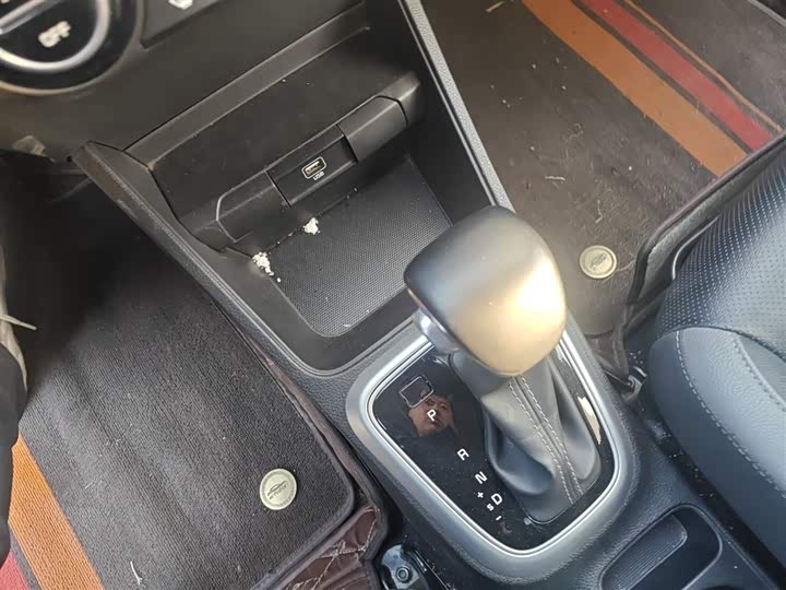 Kia KX1 2021 2021款 1.4L CVT趣享天窗款