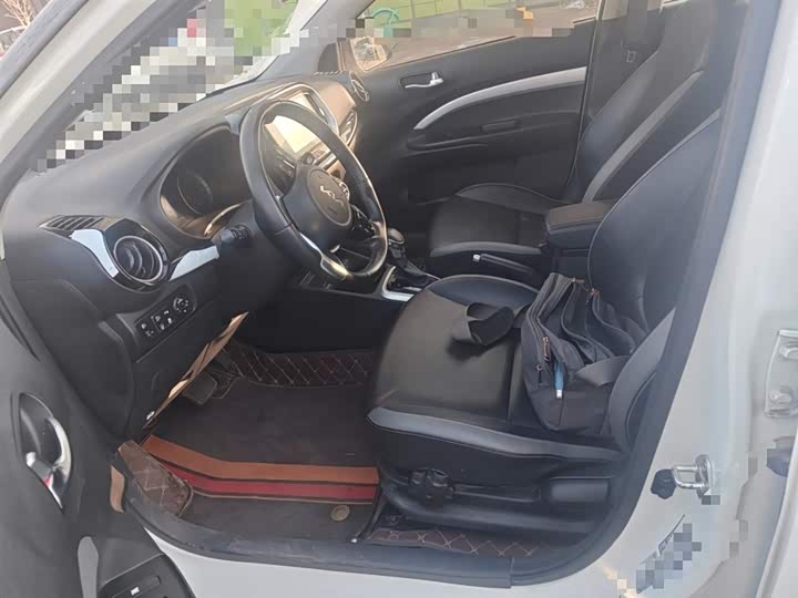 Kia KX1 2021 2021款 1.4L CVT趣享天窗款