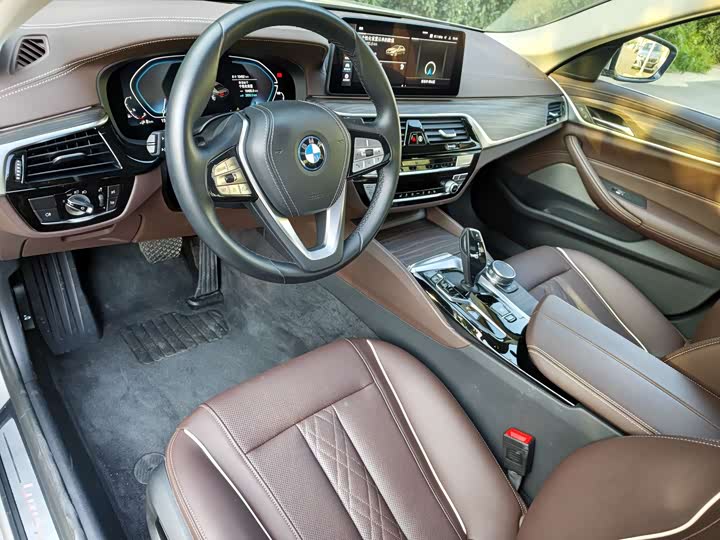 BMW 5 Series Hybrid 2022 2022款 改款二 535Le 豪华套装