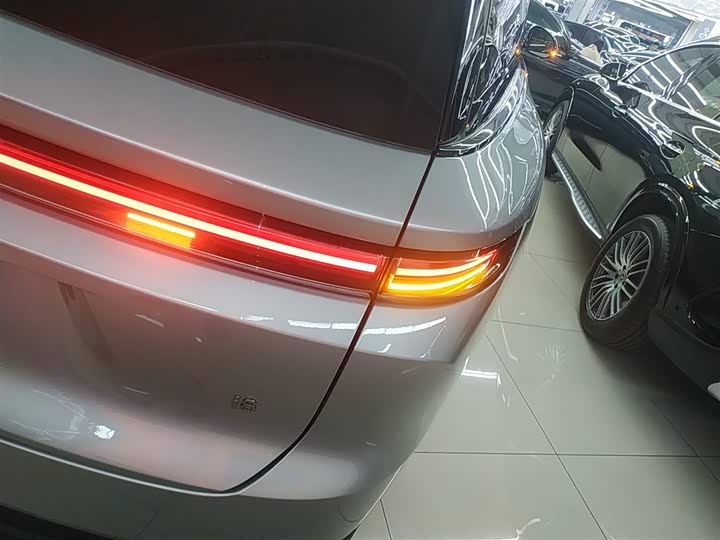 LiXiang i8 2025 2025款 标准版