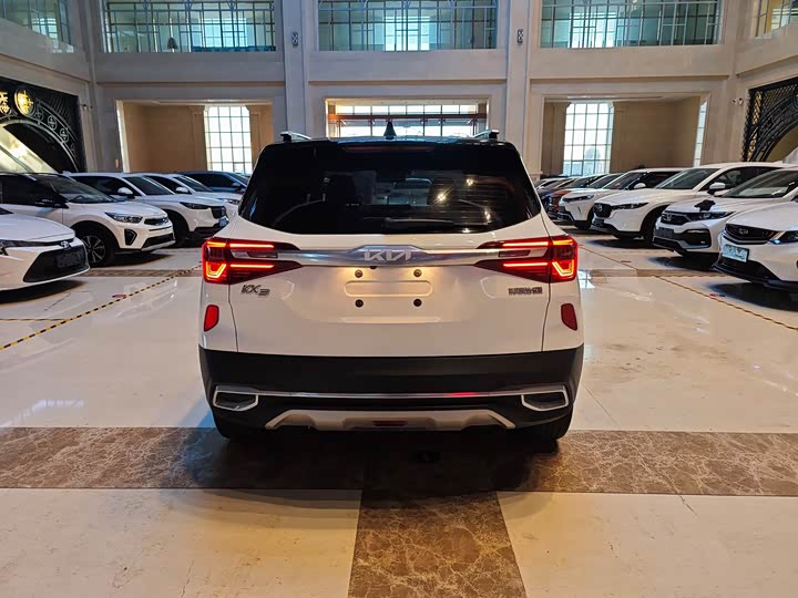 Kia KX3 2021 2021款 1.5L CVT潮流版