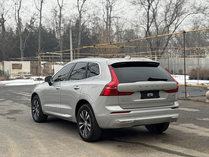 Volvo XC60 2025 2025款 B5 四驱智逸豪华版