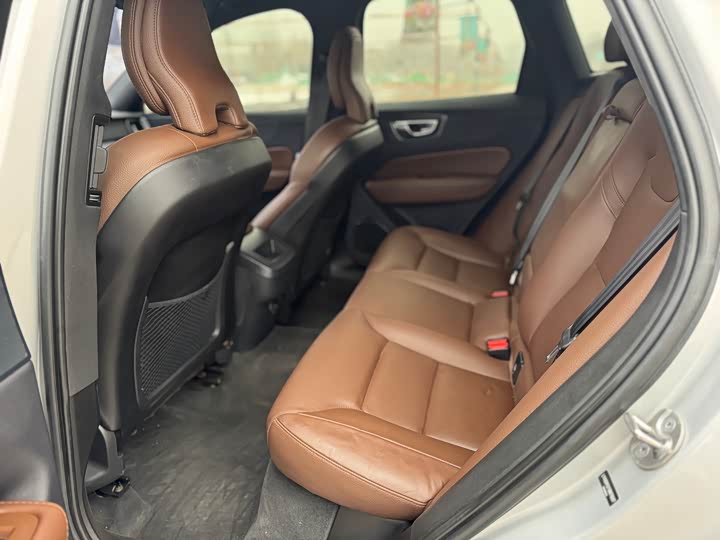 Volvo XC60 2025 2025款 B5 四驱智逸豪华版