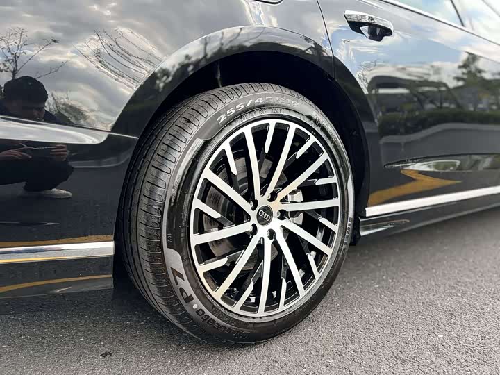 Audi A8 2025 2025款 A8L 45 TFSI quattro 豪华型