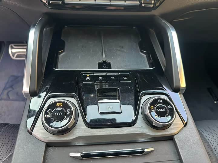 Maxus Territory 2023 2023款 2.0T 穿越豪华版 6座