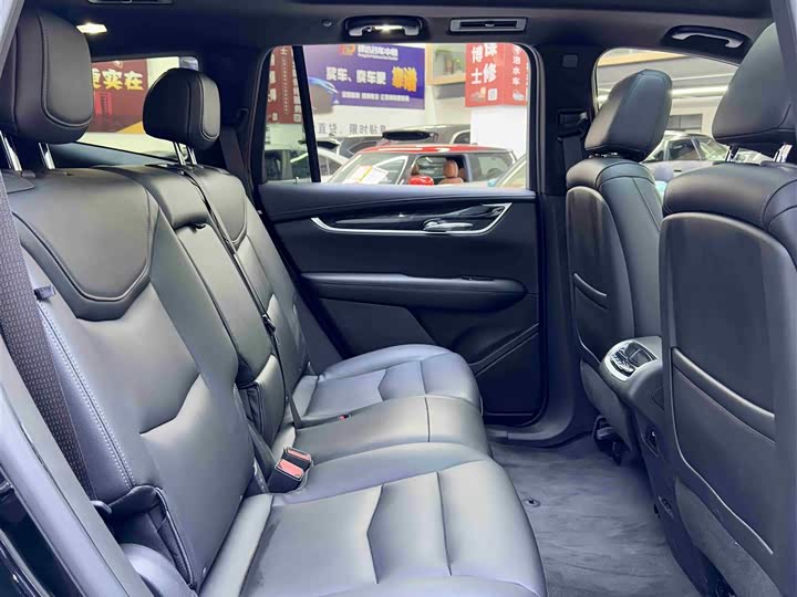 Cadillac XT6 2022 2022款 2.0T 七座两驱豪华型