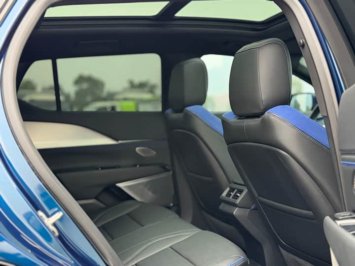 Cadillac GT4 2023 2023款 25T 尊贵型