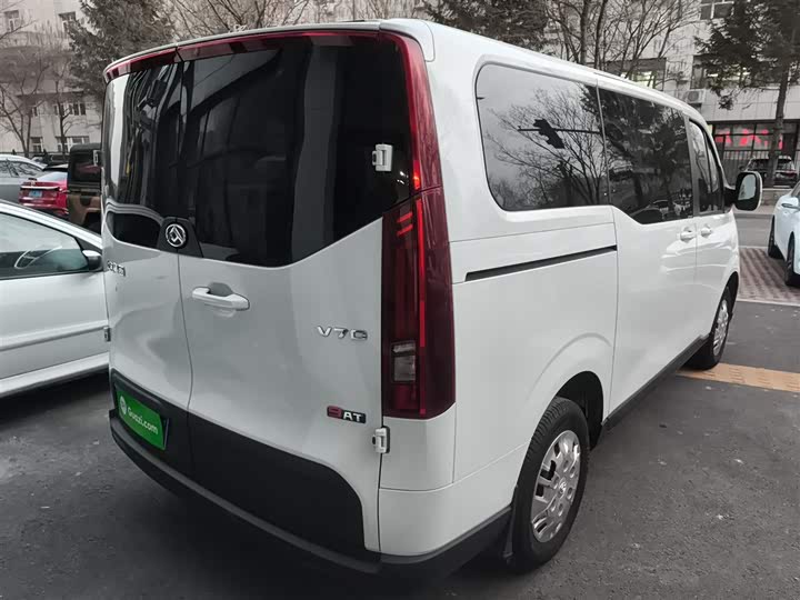 Maxus V70 2025 2025款 2.0T 自动短轴超低顶精英版 5/6座