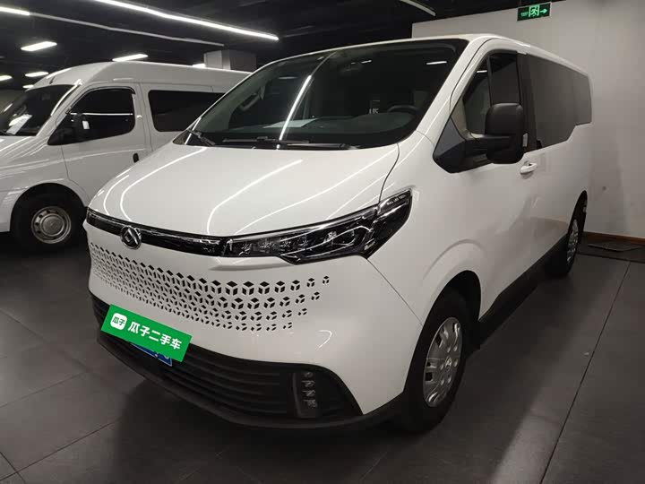 Maxus V70 2023 2023款 2.0T 精英版 自动短轴低顶 5/6座