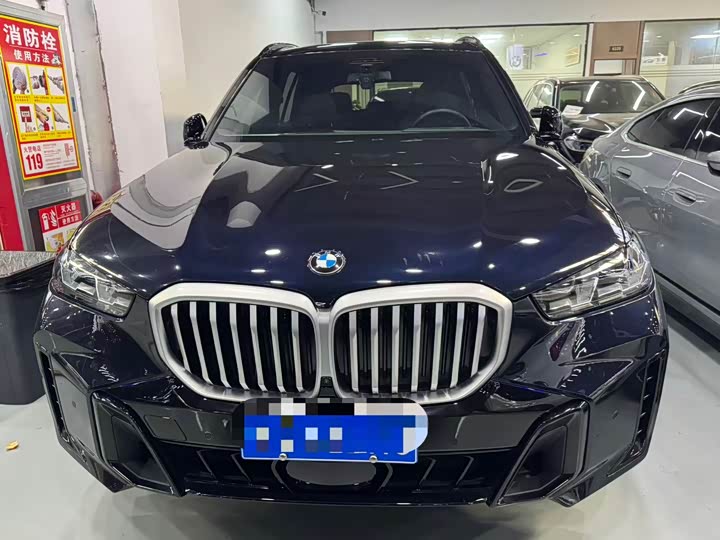 BMW X5 2024 2024款 xDrive 40Li 尊享型黑焰限量版