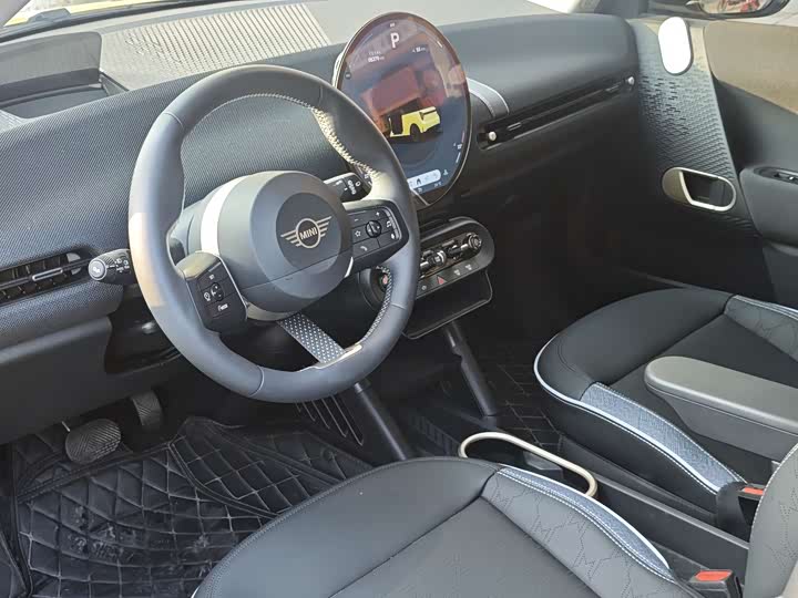 Mini Cooper 2024 2024款 452km COOPER SE 艺术家