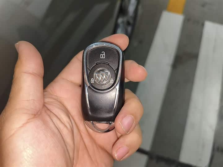 Buick GL6 2021 2021款 323T 轻混动互联豪华型