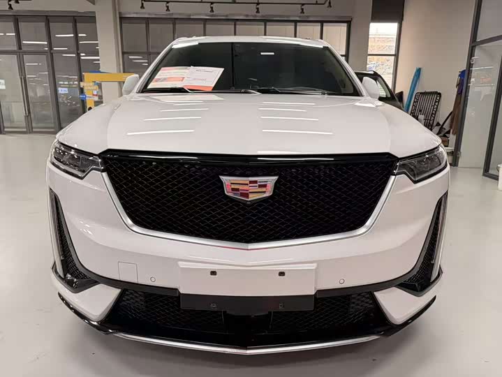 Cadillac XT6 2022 2022款 2.0T 六座四驱铂金型