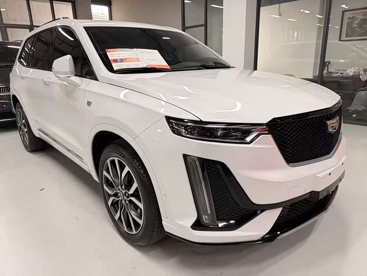 Cadillac XT6 2022 2022款 2.0T 六座四驱铂金型