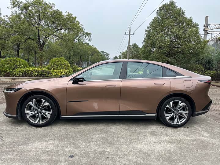 Mazda EZ-6 2024 2024款 增程200智尊版