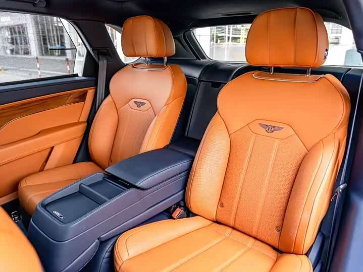 Bentley Bentayga 2023 2023款 4.0T V8 长轴距版