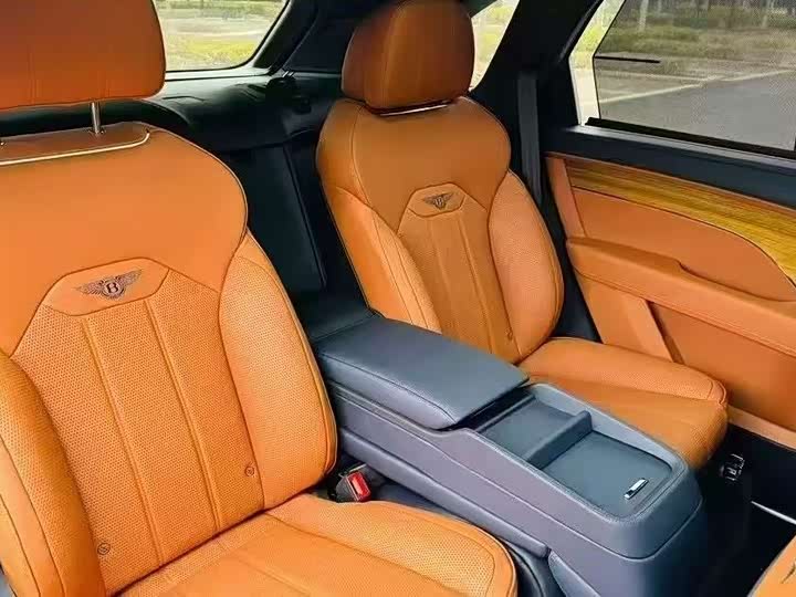 Bentley Bentayga 2023 2023款 4.0T V8 长轴距版