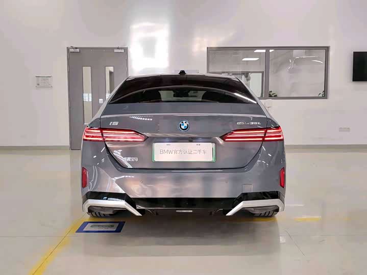 BMW i5 2024 2024款 eDrive 35L 尊享型 M运动套装