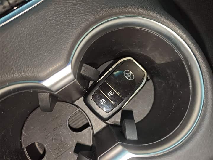 Toyota Harrier 2022 2022款 2.0L CVT两驱尊享版