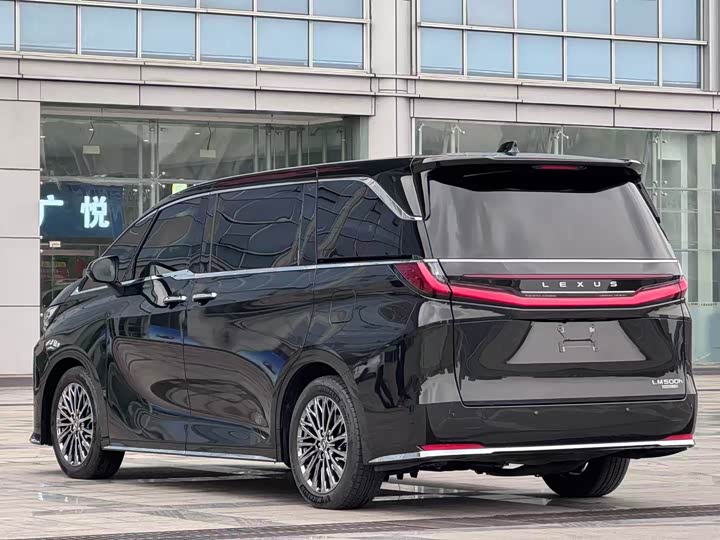 Lexus LM 2025 2025款 500h 六座尊崇版