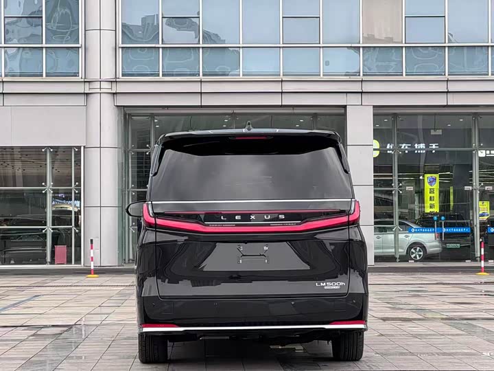 Lexus LM 2025 2025款 500h 六座尊崇版