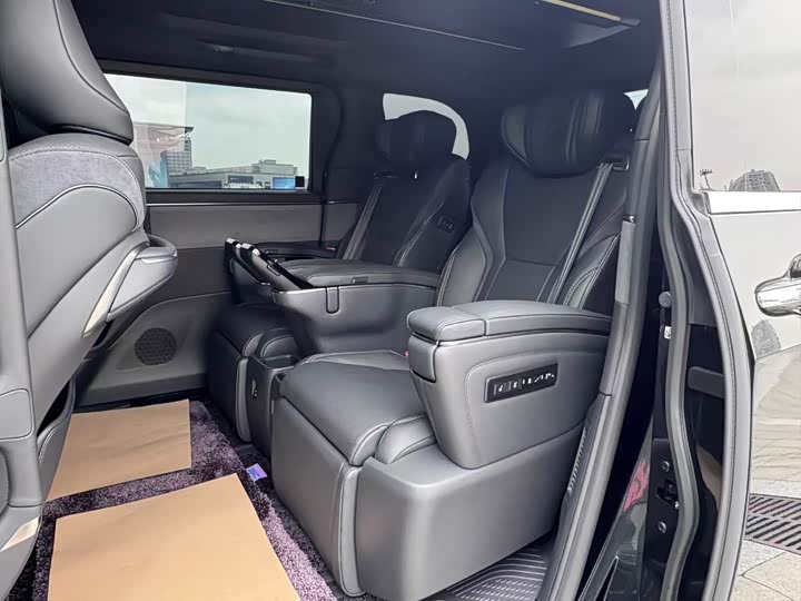 Lexus LM 2025 2025款 500h 六座尊崇版