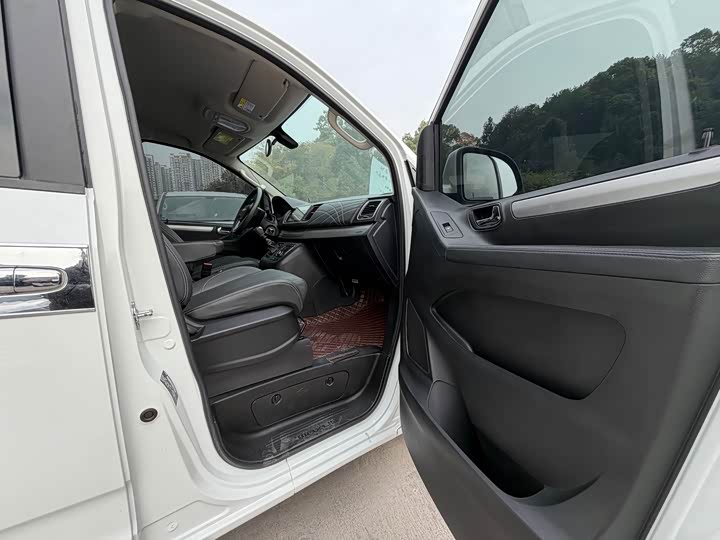 Maxus G10 2023 2023款 2.0T 手动多功能版 柴油 7座