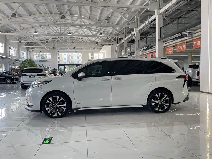 Toyota Granvia 2024 2024款 2.5L混动 尊贵PLUS版