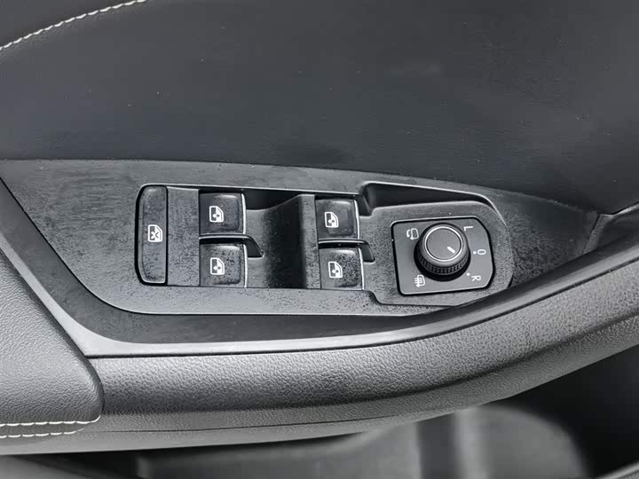 Skoda Kodiaq 2023 2023款 改款 TSI330 5座两驱奢享版