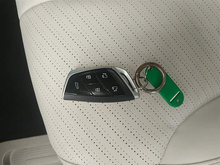 Maxus Mifa 7 2024 2024款 605km 森林加长续航版