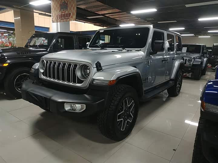 Jeep Wrangler 2024 2024款 2.0T 撒哈拉四门版