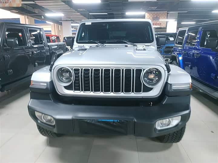 Jeep Wrangler 2024 2024款 2.0T 撒哈拉四门版