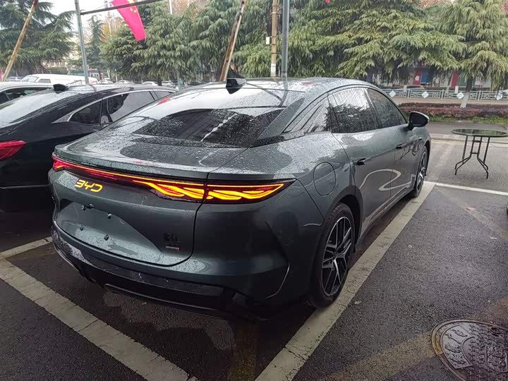 BYD Han L 2025 2025款 DM-p 四驱激光雷达旗舰型