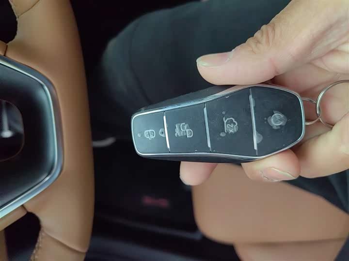 BYD Han L 2025 2025款 DM-p 四驱激光雷达旗舰型