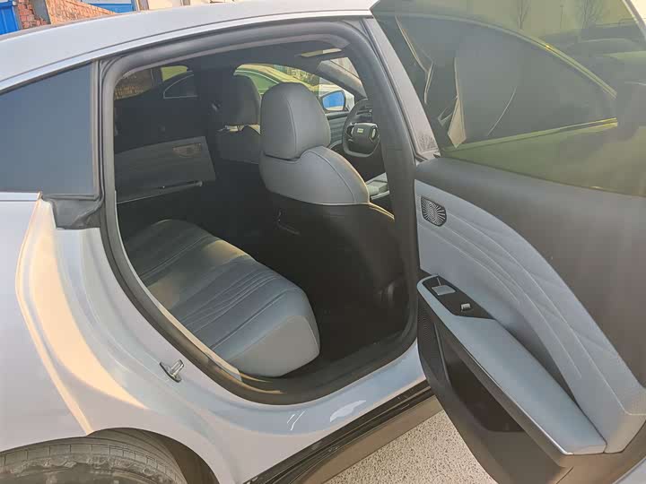 Geely Galaxy E8 2024 2024款 665km 后驱星舰 远航版