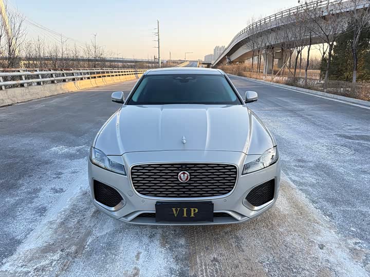 Jaguar XF L 2024 2024款 2.0T P250 两驱尊享豪华版