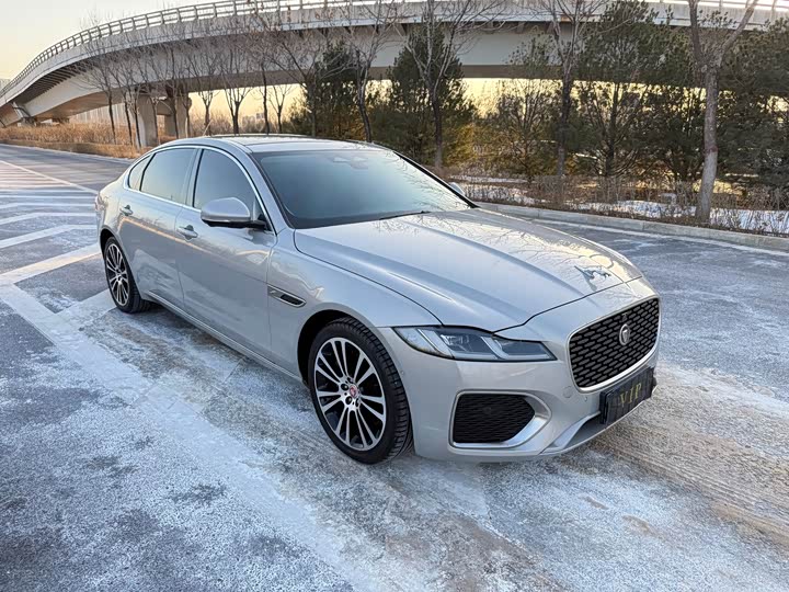 Jaguar XF L 2024 2024款 2.0T P250 两驱尊享豪华版