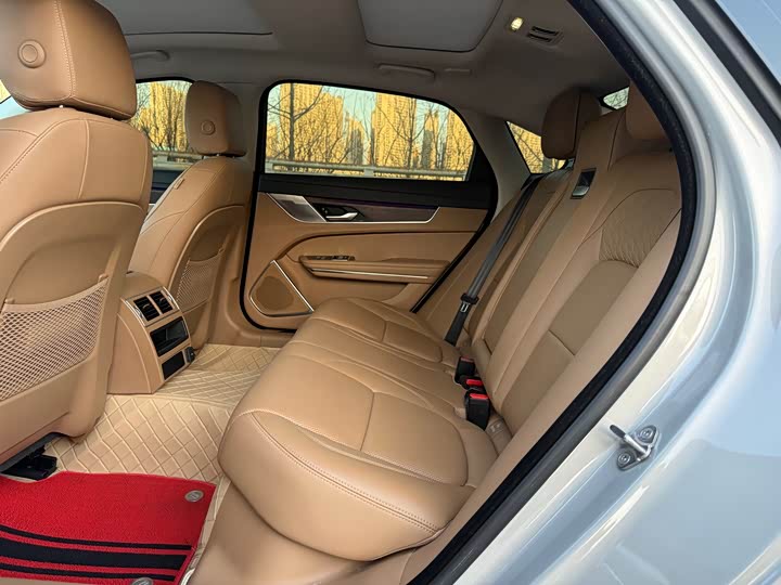 Jaguar XF L 2024 2024款 2.0T P250 两驱尊享豪华版