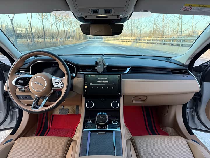 Jaguar XF L 2024 2024款 2.0T P250 两驱尊享豪华版