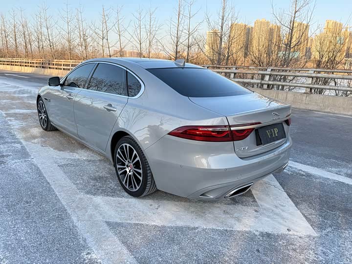 Jaguar XF L 2024 2024款 2.0T P250 两驱尊享豪华版