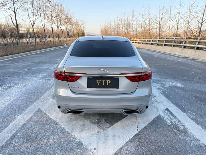 Jaguar XF L 2024 2024款 2.0T P250 两驱尊享豪华版